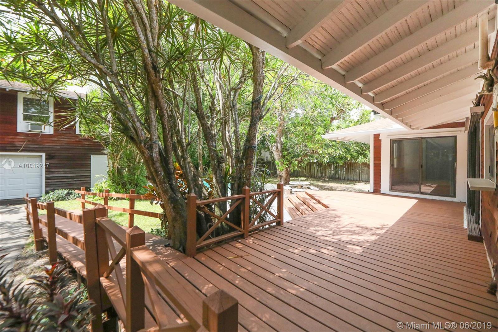7460 Erwin Road Miami, FL 33143 - Photo 29 of 38