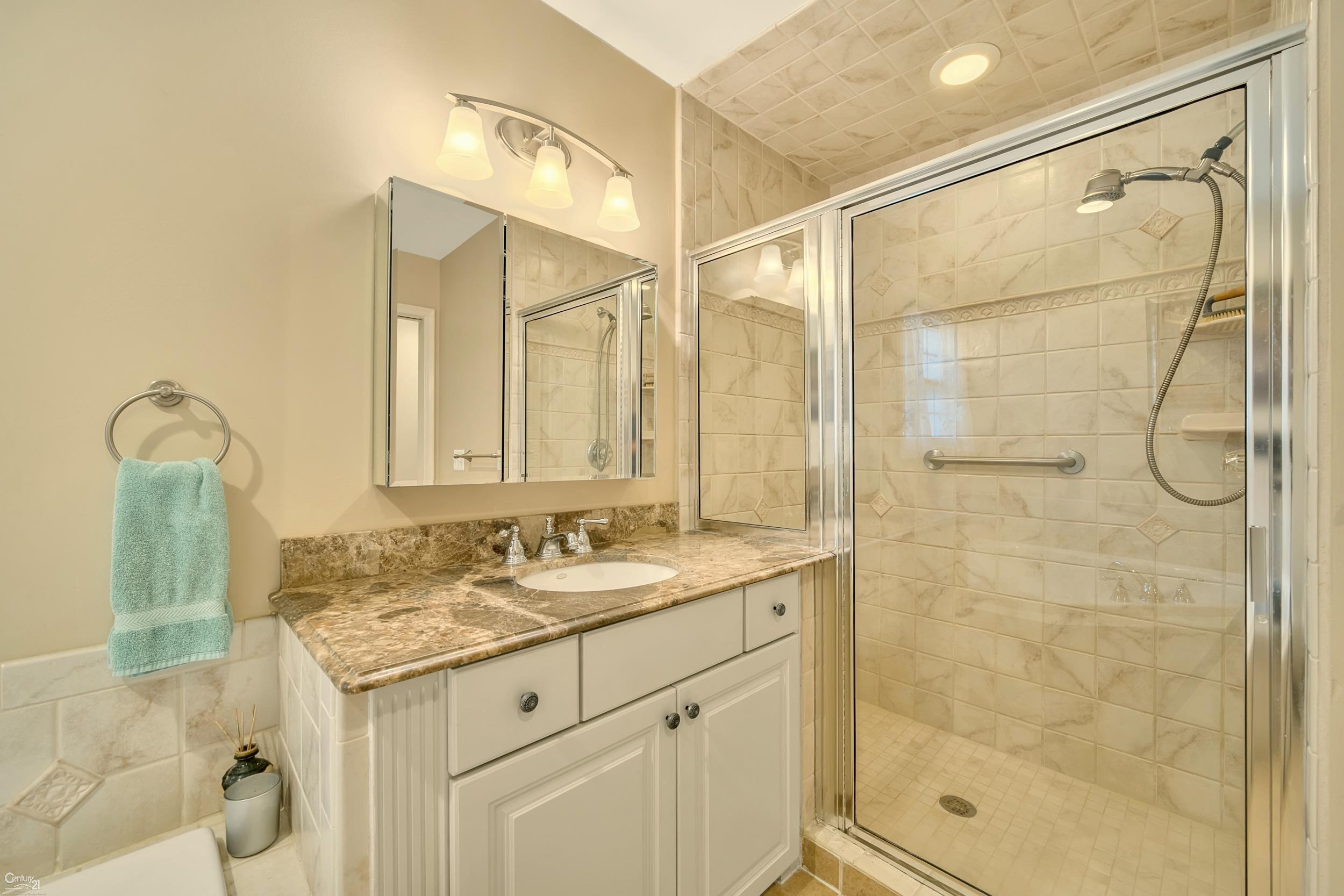 1038 Hawthorne Road Grosse Pointe Woods, MI 48236 - Photo 44 of 61