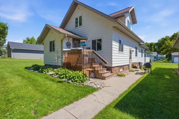 $199,000 | 218 1st Street Northeast, Clara City, MN 56222