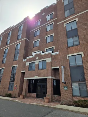 $2,600 | 20-30 Daniels Street, Unit 607, Malden, MA 02148