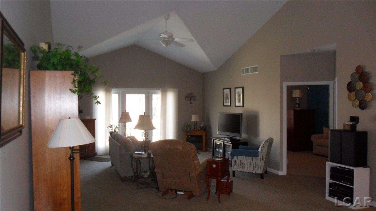 4234 Evergreen Road Adrian, MI 49221 - Photo 10 of 27 31309251-9.JPG