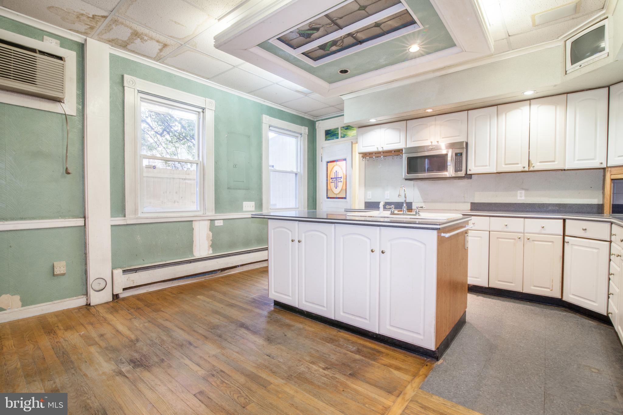 3639 Roland Avenue Baltimore, MD 21211 - Photo 9 of 28 Gallery Image 9