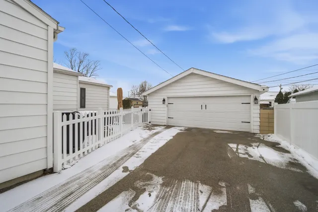 $450,000 | 289 Navajo Trail, Buffalo Grove, IL 60089