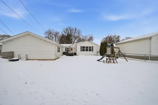 $450,000 | 289 Navajo Trail, Buffalo Grove, IL 60089