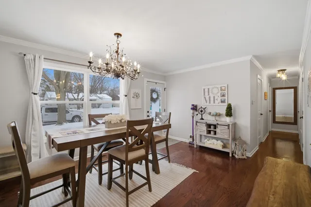 $450,000 | 289 Navajo Trail, Buffalo Grove, IL 60089