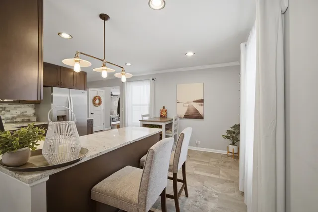 $450,000 | 289 Navajo Trail, Buffalo Grove, IL 60089