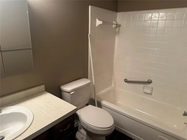 $500,000 | 643 West Oak Terrace Drive, Unit B1 B2 B3 B4, Leesburg, FL 34748