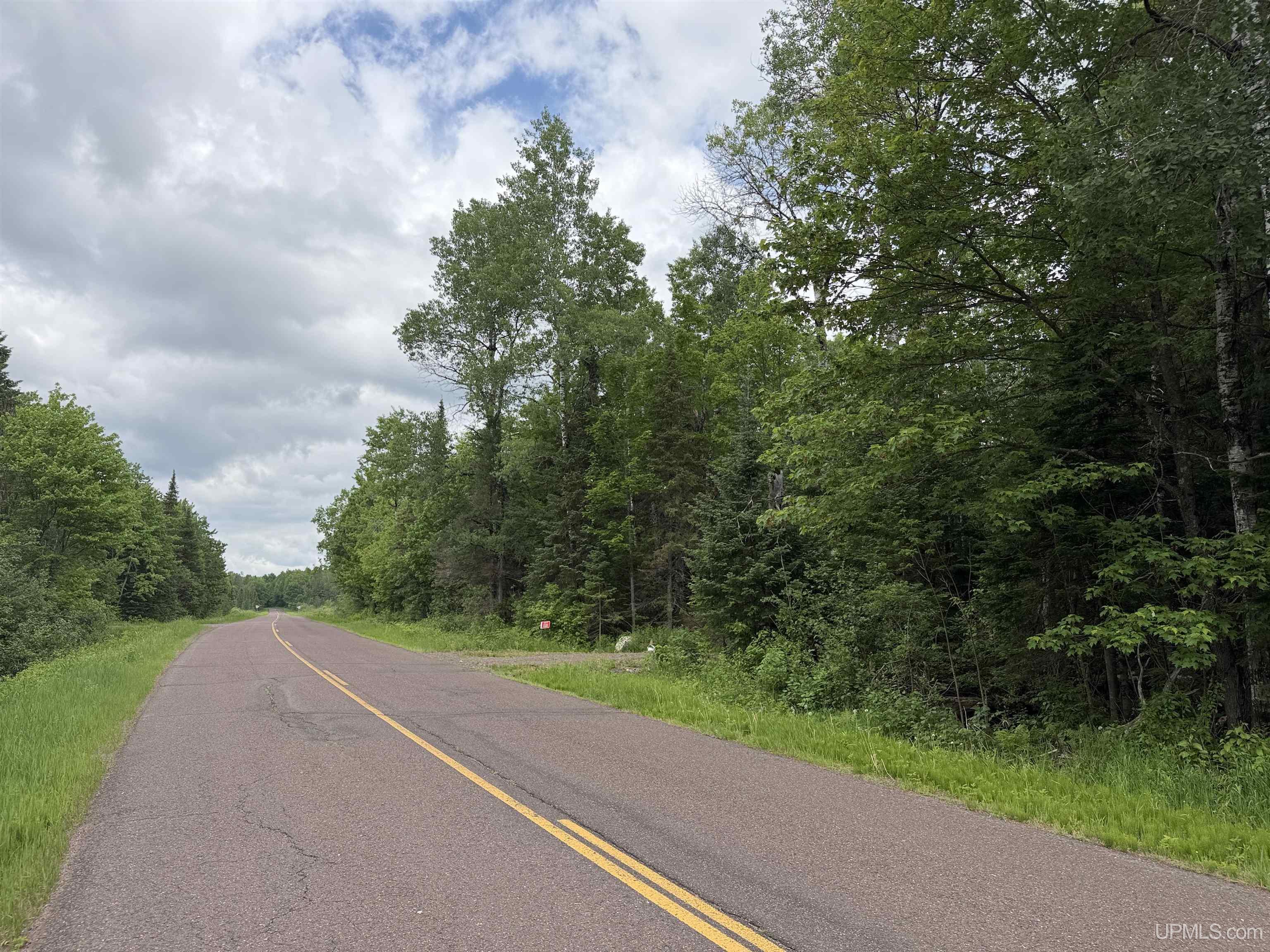 8090 South Davis Road Ironwood, MI 49938 - Photo 11 of 36
