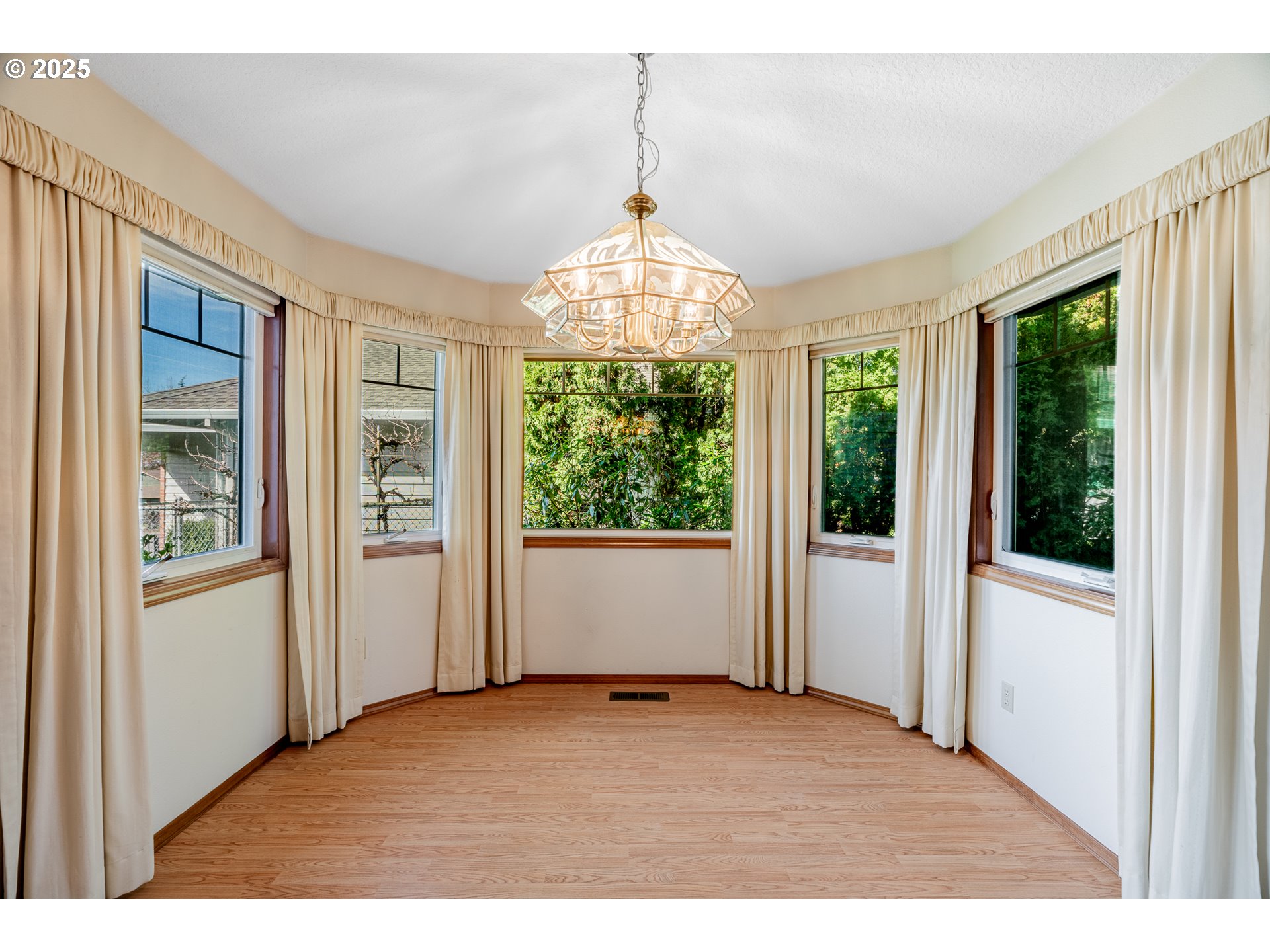 2688 Southwest Willowbrook Avenue Gresham, OR 97080 - Photo 6 of 47