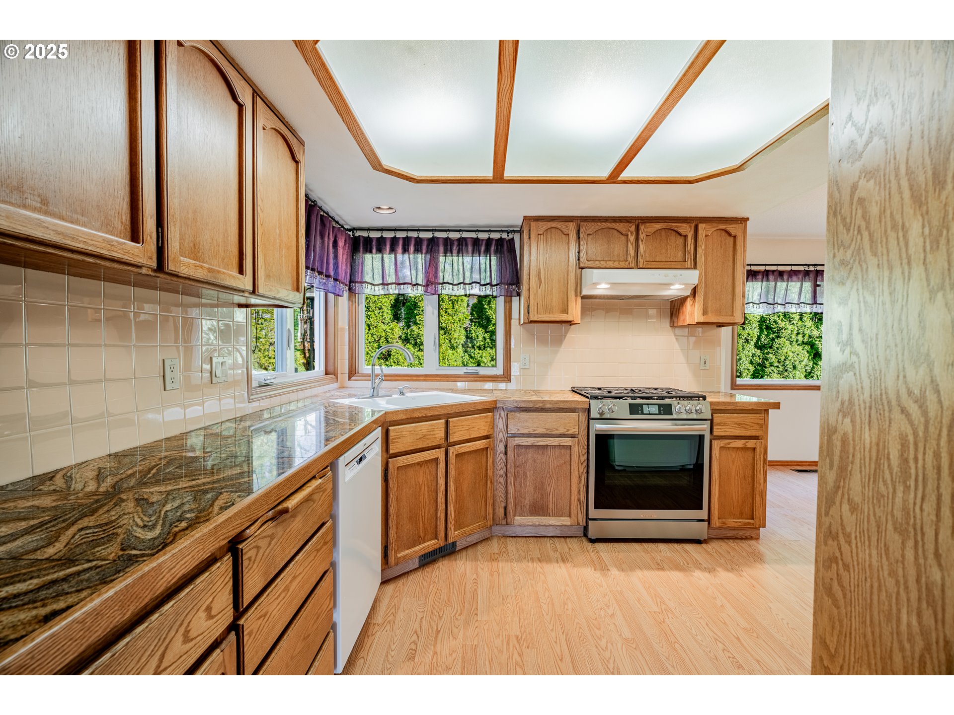 2688 Southwest Willowbrook Avenue Gresham, OR 97080 - Photo 7 of 47