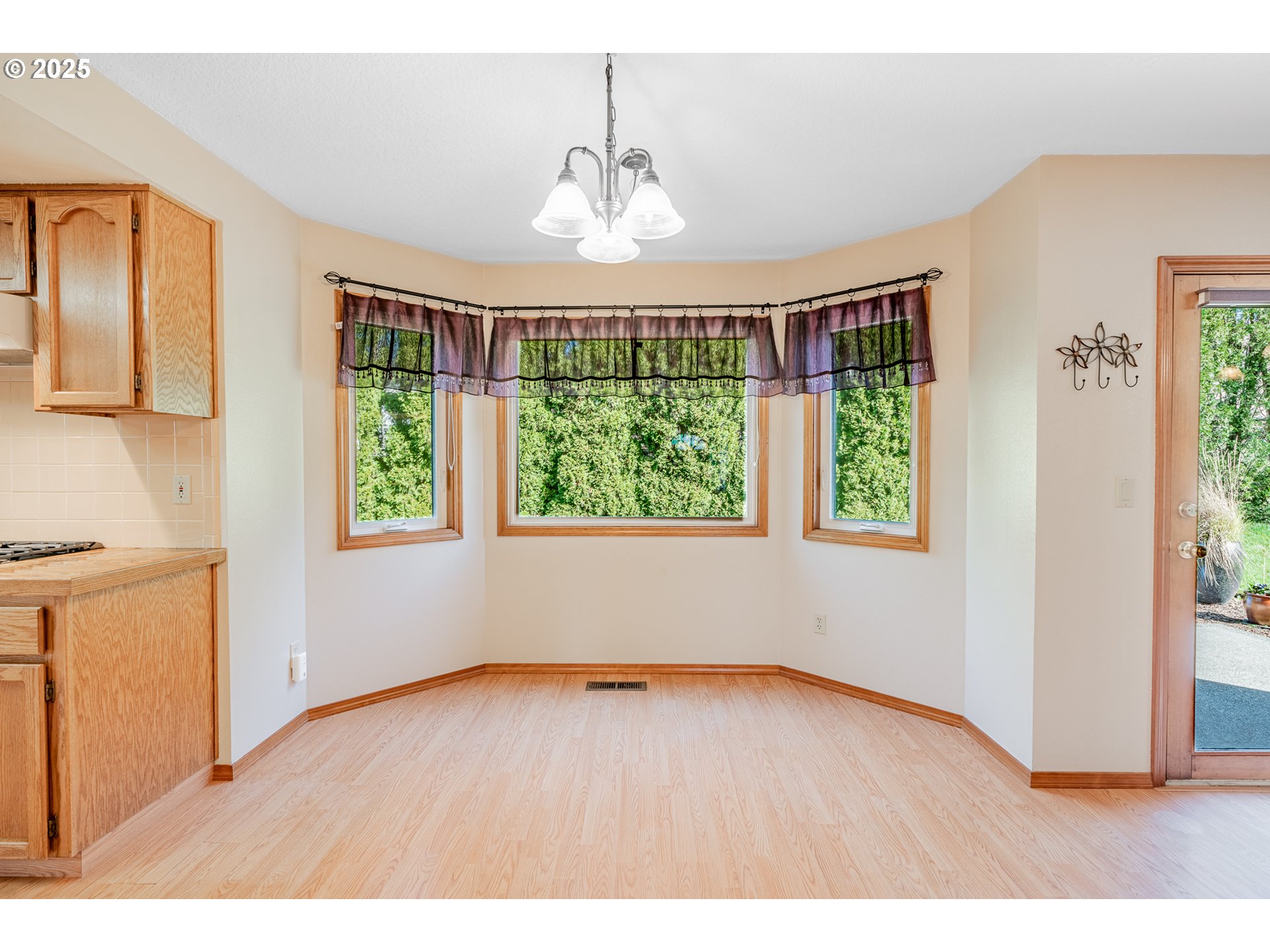 2688 Southwest Willowbrook Avenue Gresham, OR 97080 - Photo 9 of 47