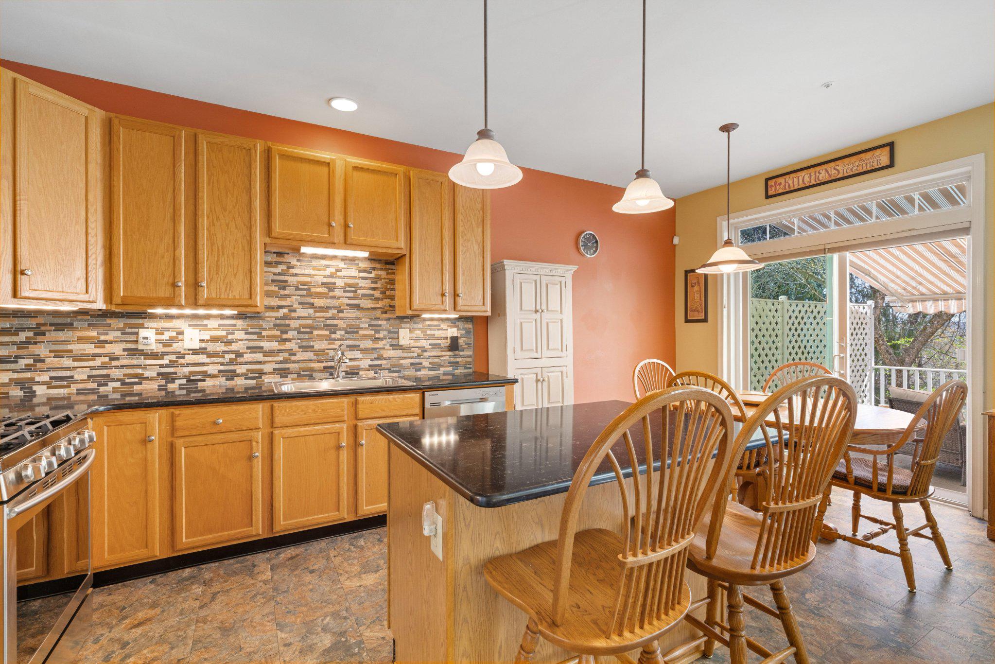 136 Sunnyhill Drive Exton, PA 19341 - Photo 6 of 37 Kitchen with island