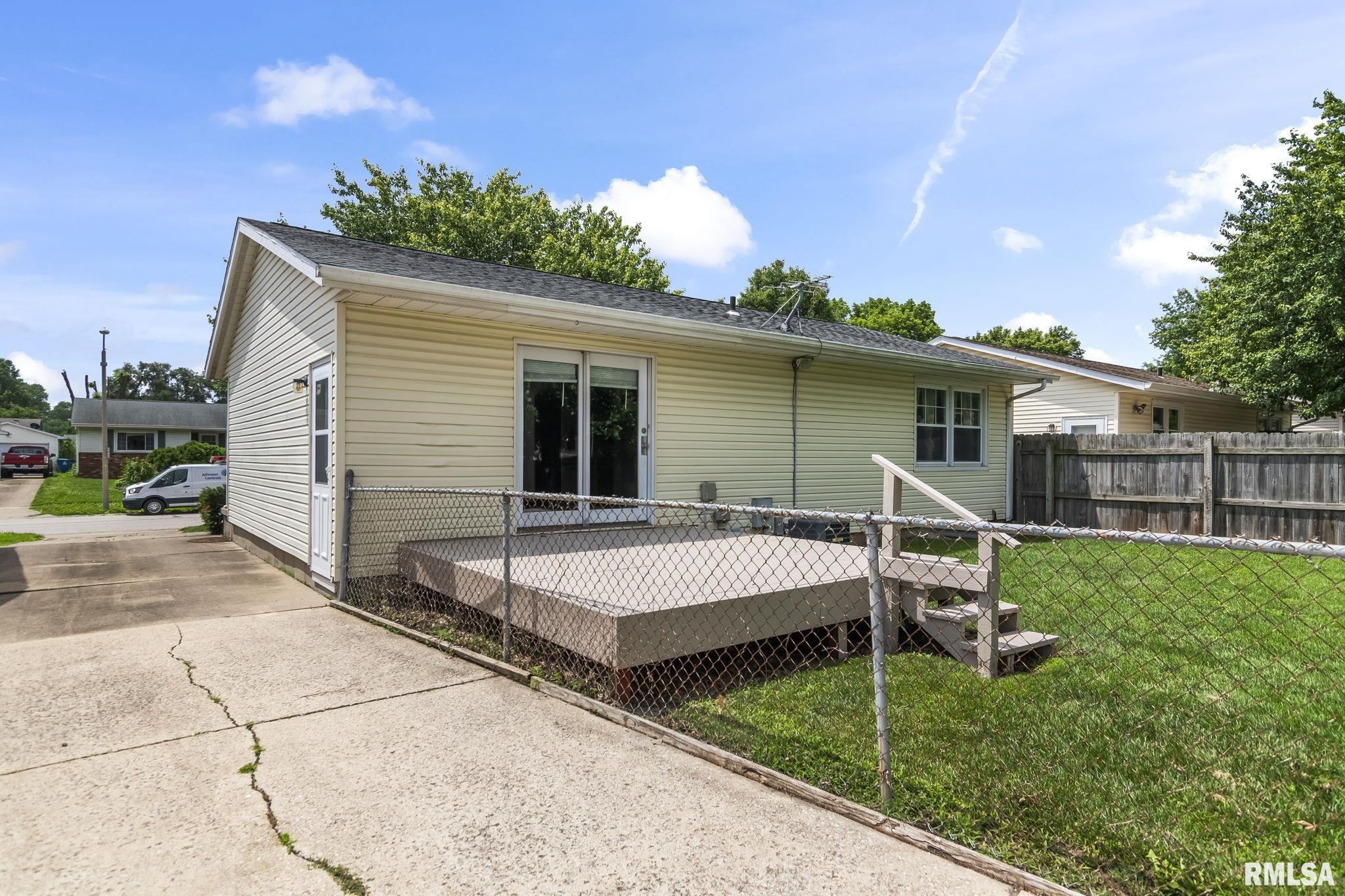 3025 East Griffiths Avenue Springfield, IL 62702 - Photo 32 of 34