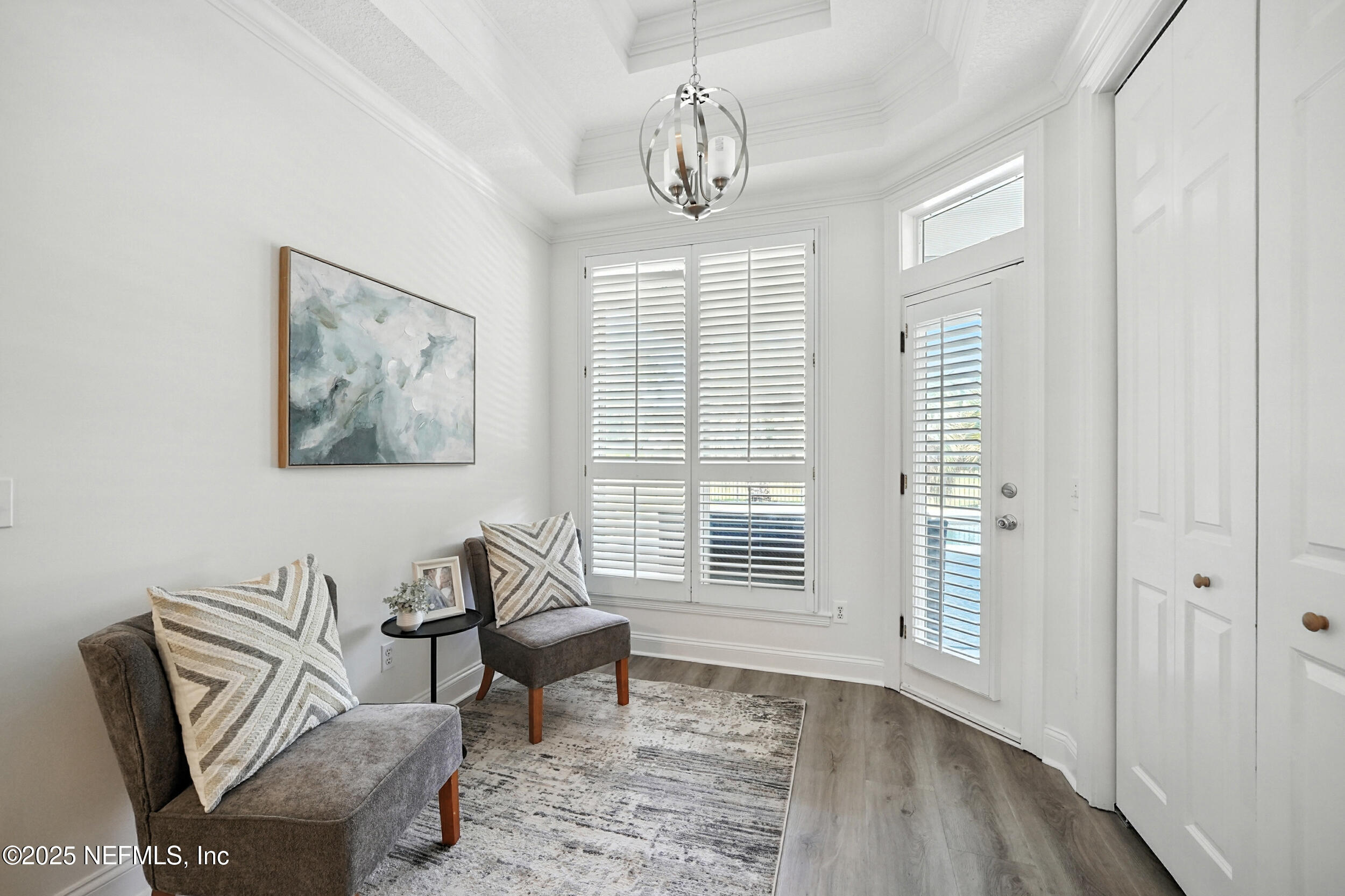 3743 Cricket Cove Road East Jacksonville, FL 32224 - Photo 20 of 55 a living room with furniture and a window
