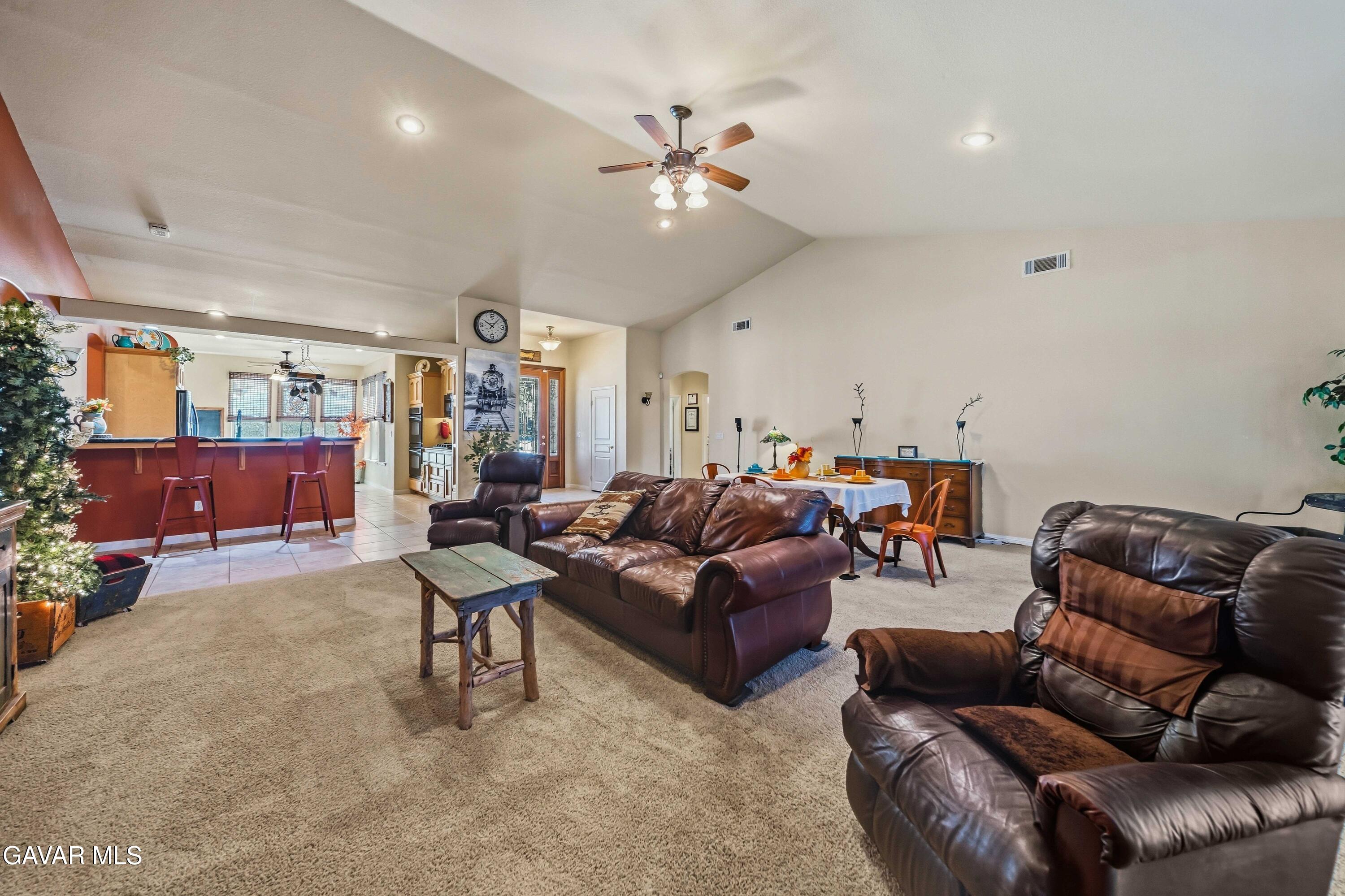 25370 Bear Valley Road Tehachapi, CA 93561 - Photo 12 of 65 25370 Bear Valley Rd Tehachapi-8