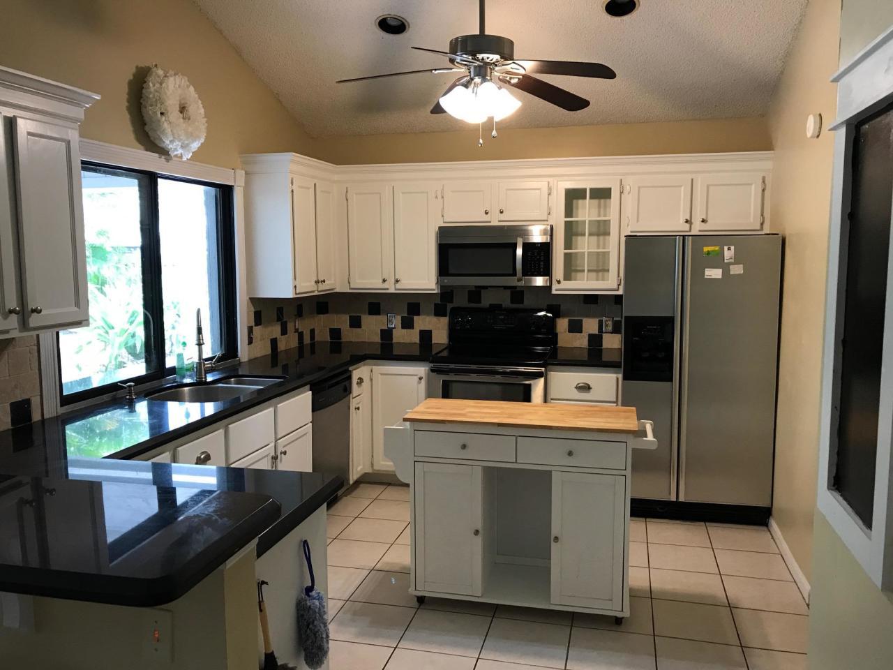 6159 Adams Street Jupiter, FL 33458 - Photo 10 of 13 Kitchen