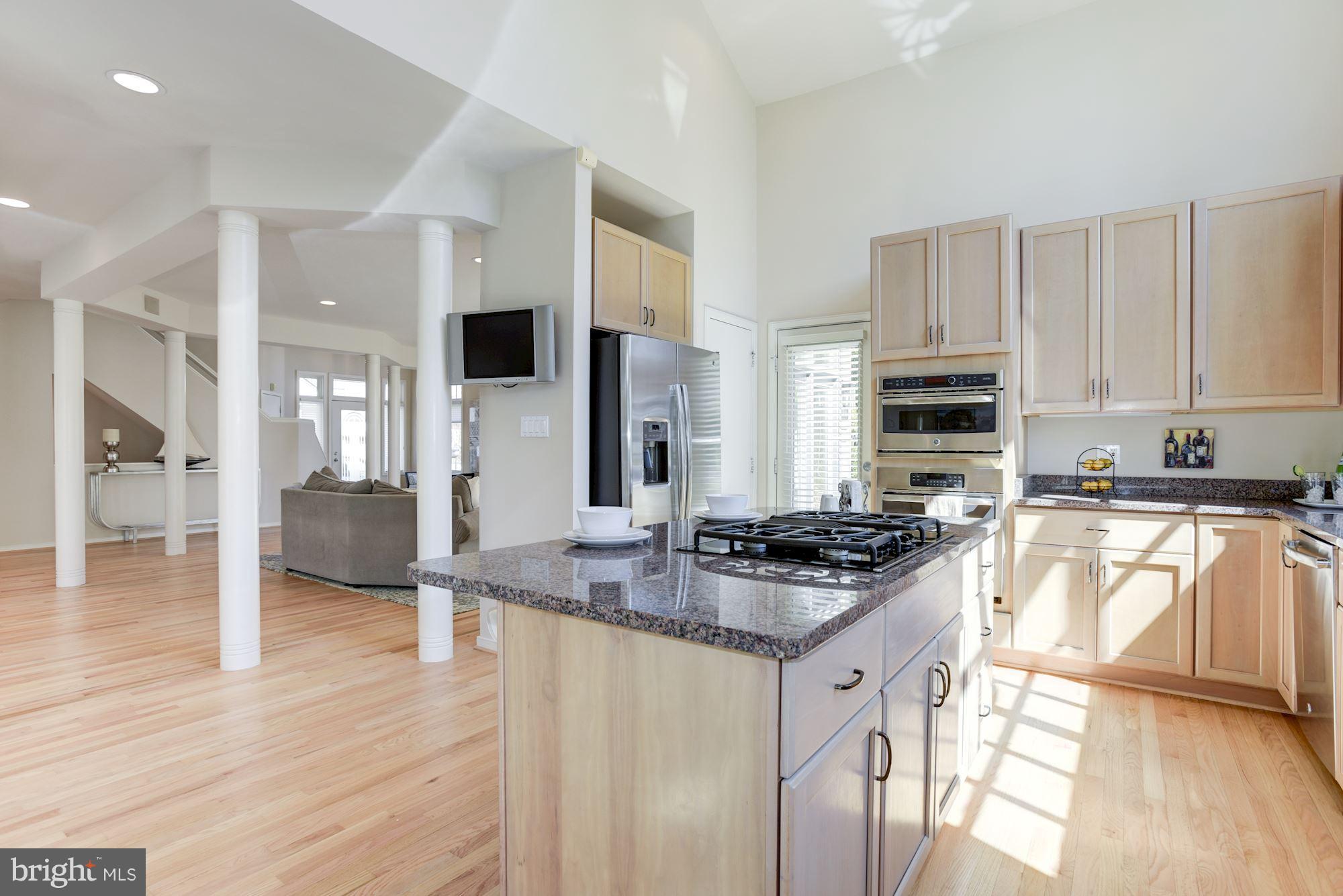 1439 Waterfront Road Reston, VA 20194 - Photo 11 of 30 Kitchen