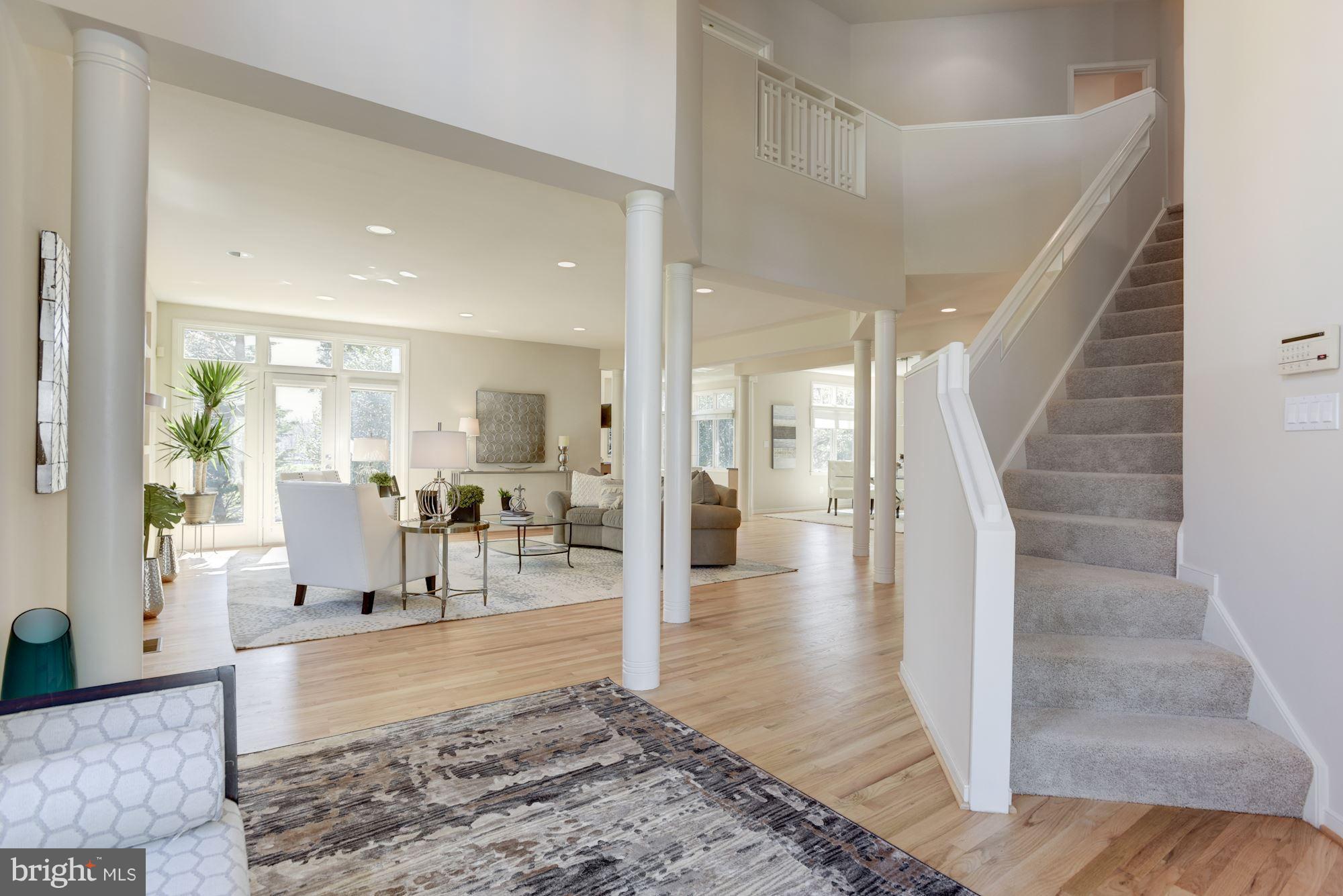 1439 Waterfront Road Reston, VA 20194 - Photo 4 of 30 Living Room