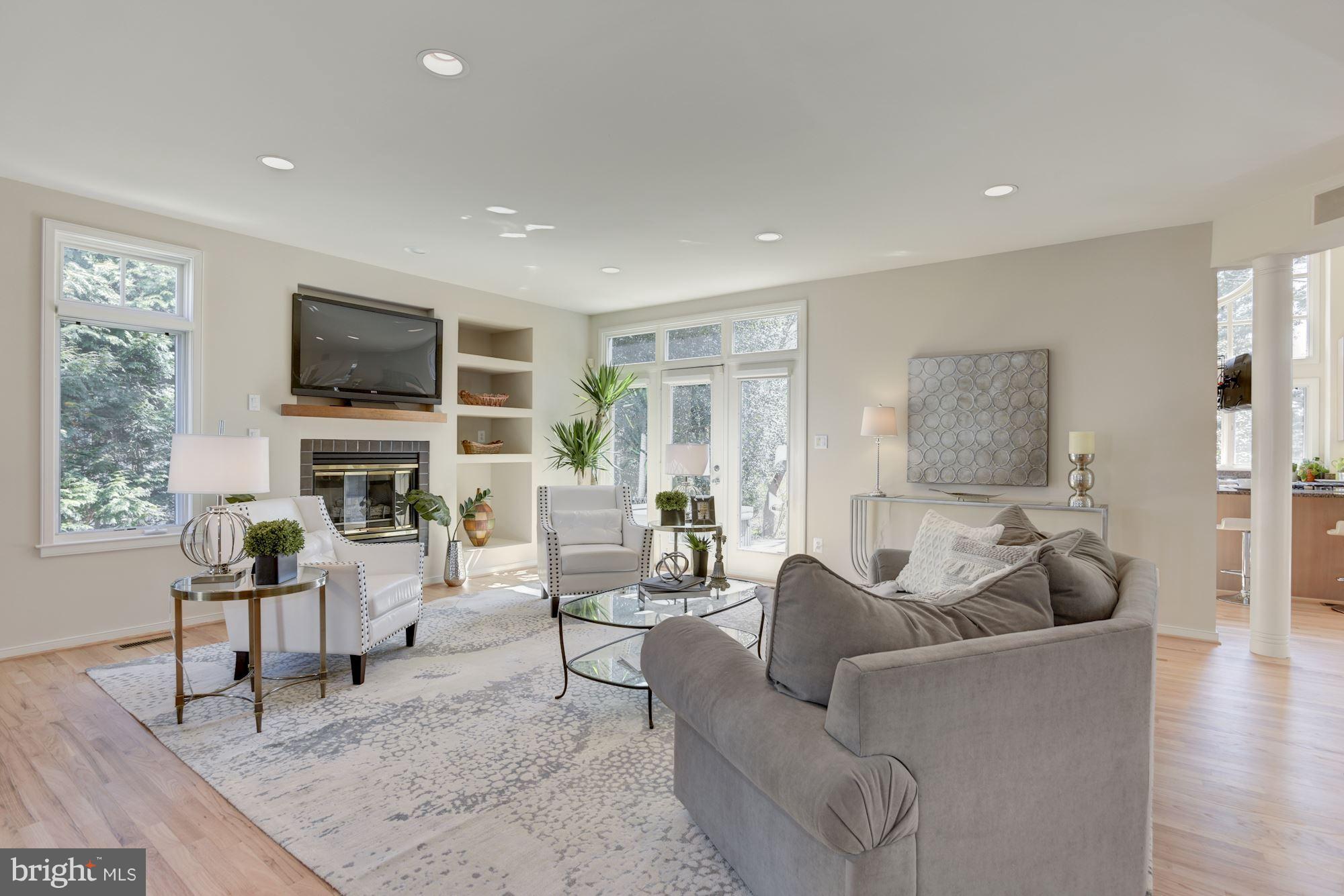 1439 Waterfront Road Reston, VA 20194 - Photo 6 of 30 Living Room