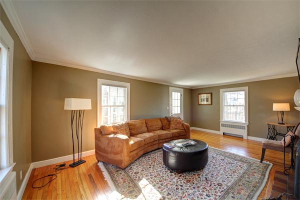 25 Hereford Road Marblehead, MA 01945 - Photo 2 of 18 Gallery Image 2