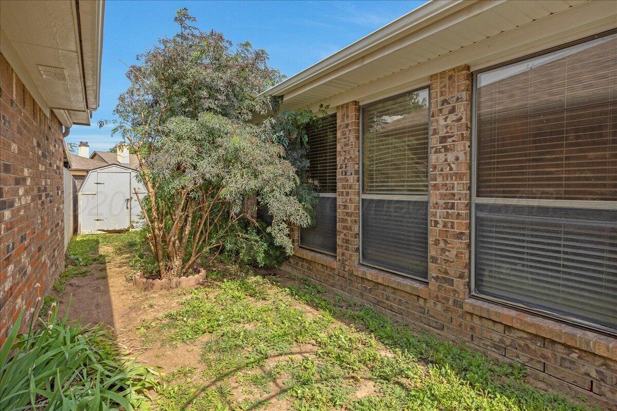 4102 Stony Point Amarillo, TX 79121 - Photo 28 of 28 Side Yard