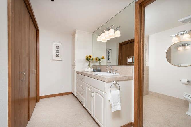 616 Ansel Road, Unit 8 Burlingame, CA 94010 - Photo 10 of 16 Gallery Image 10
