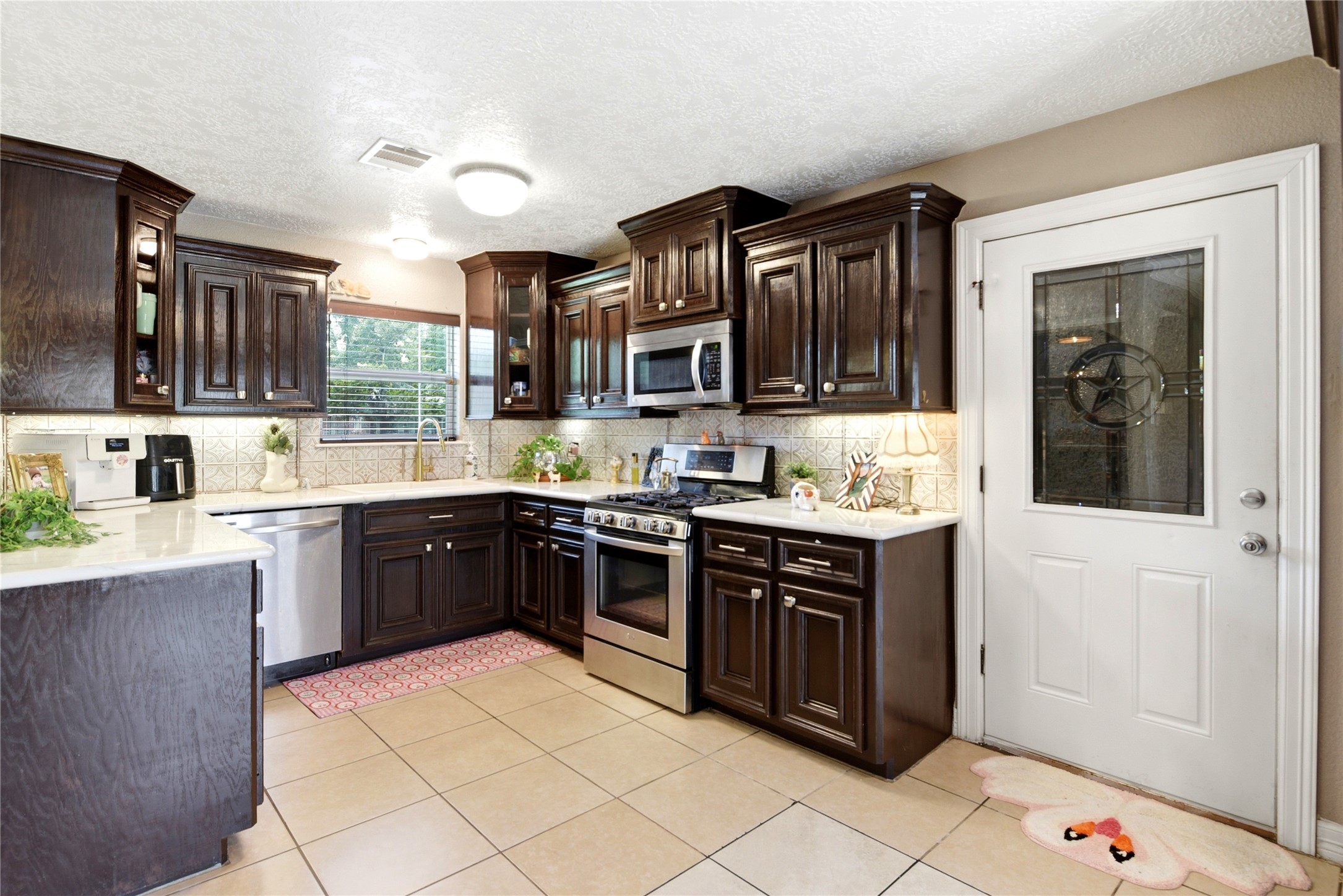 412 Inwood Drive Baytown, TX 77521 - Photo 16 of 46 Gallery Image 16