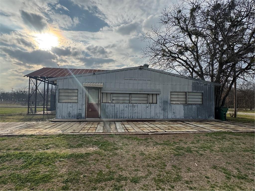 208 East Spruce Street Abbott, TX 76621 - Photo 1 of 1