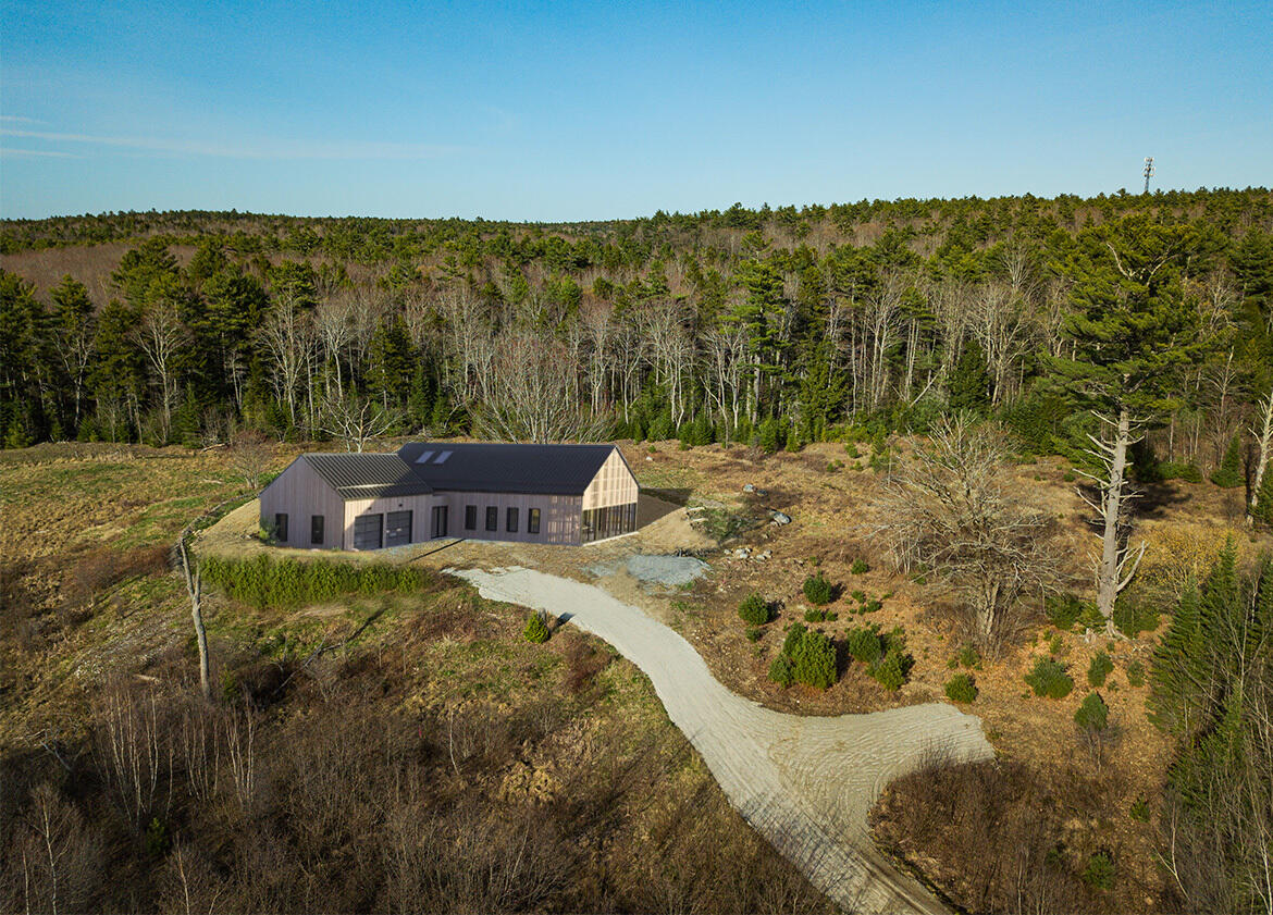 40 Smiling Acres Drive Freeport, ME 04032 - Photo 4 of 26 IMG_8341 (1)