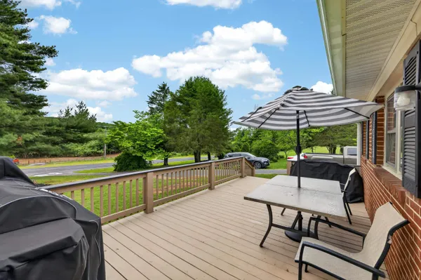 $324,900 | 7827 Lee Highway, Raphine, VA 24472