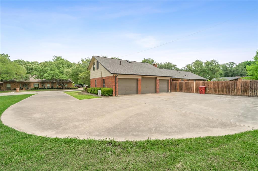 163 Granada Square Canton, TX 75103 - Photo 34 of 39 Extra space for toys.