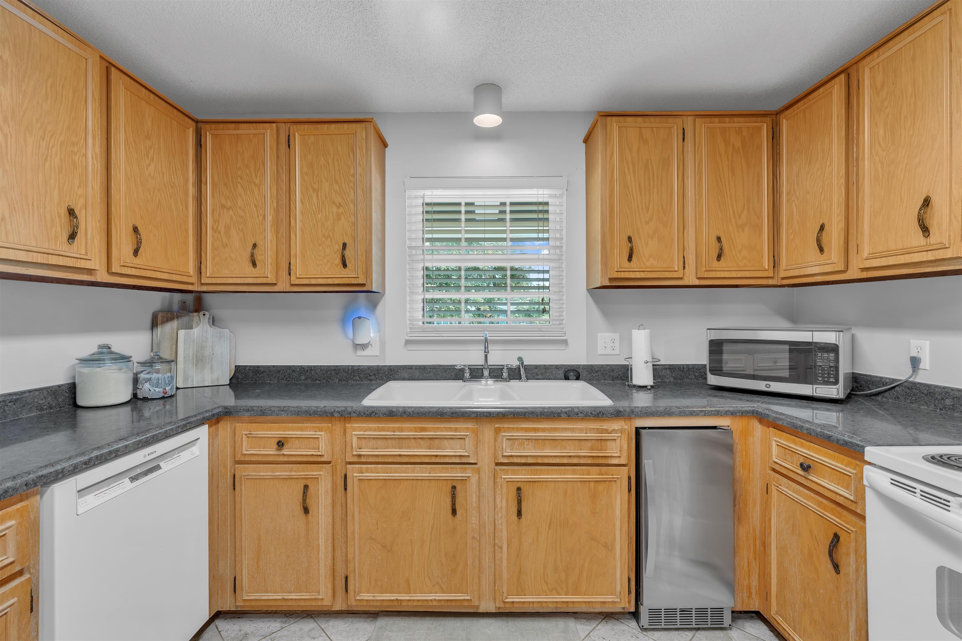 7395 Oak Drive Foley, AL 36535 - Photo 12 of 30 Kitchen
