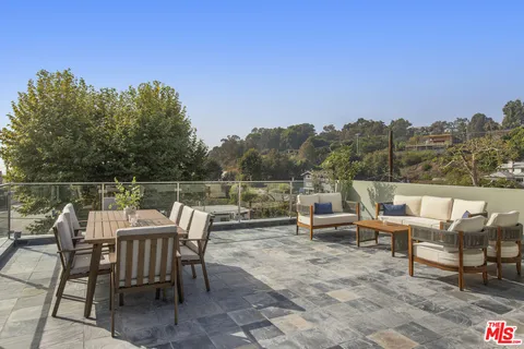 $3,295,000 | 257 Entrada Drive, Santa Monica, CA 90402