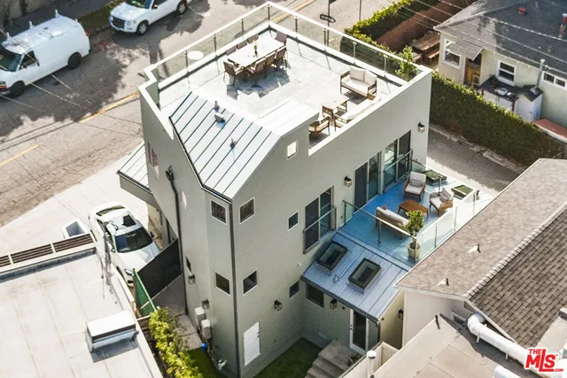 $3,295,000 | 257 Entrada Drive, Santa Monica, CA 90402