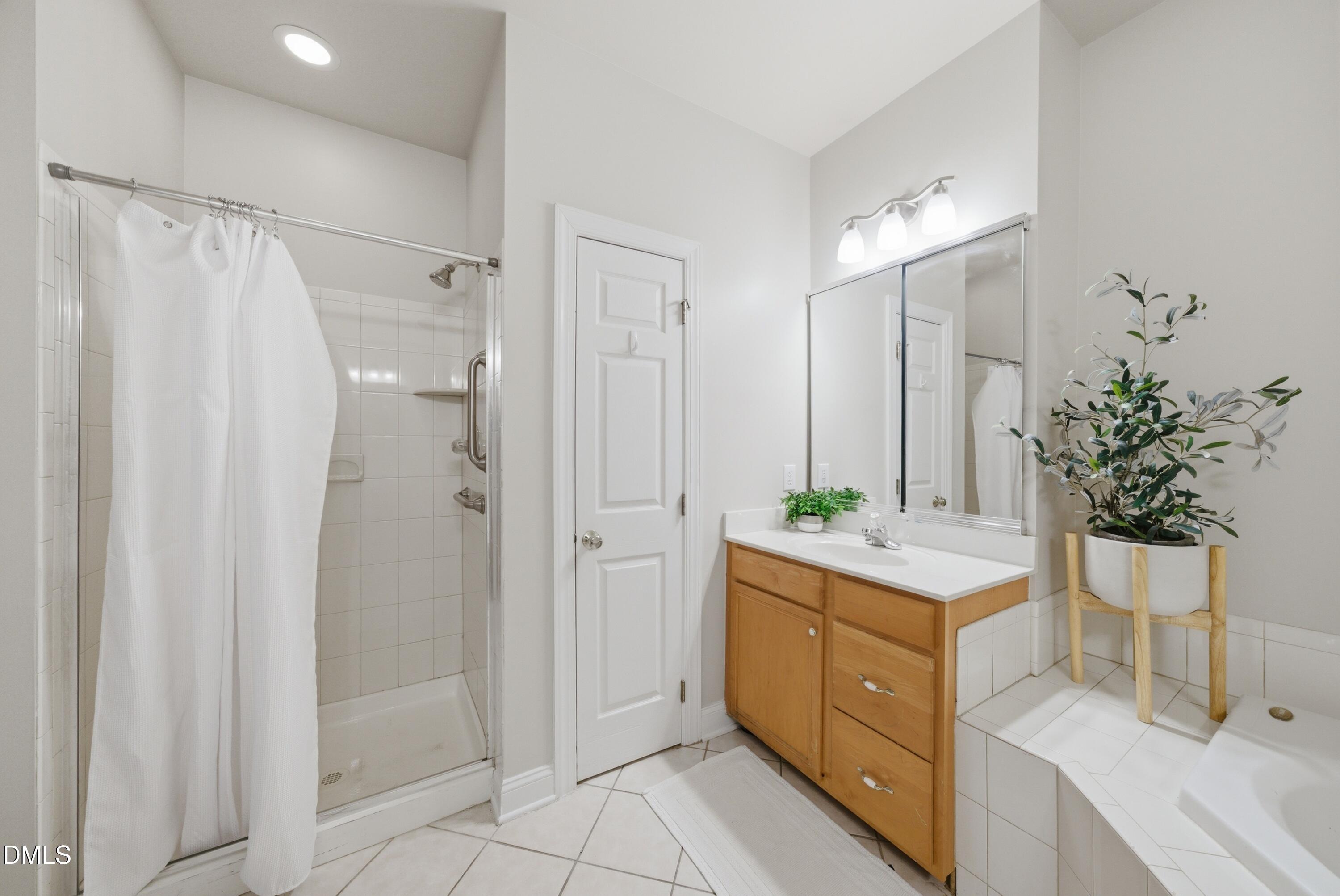 9125 White Eagle Court Raleigh, NC 27617 - Photo 26 of 44 DSC09607