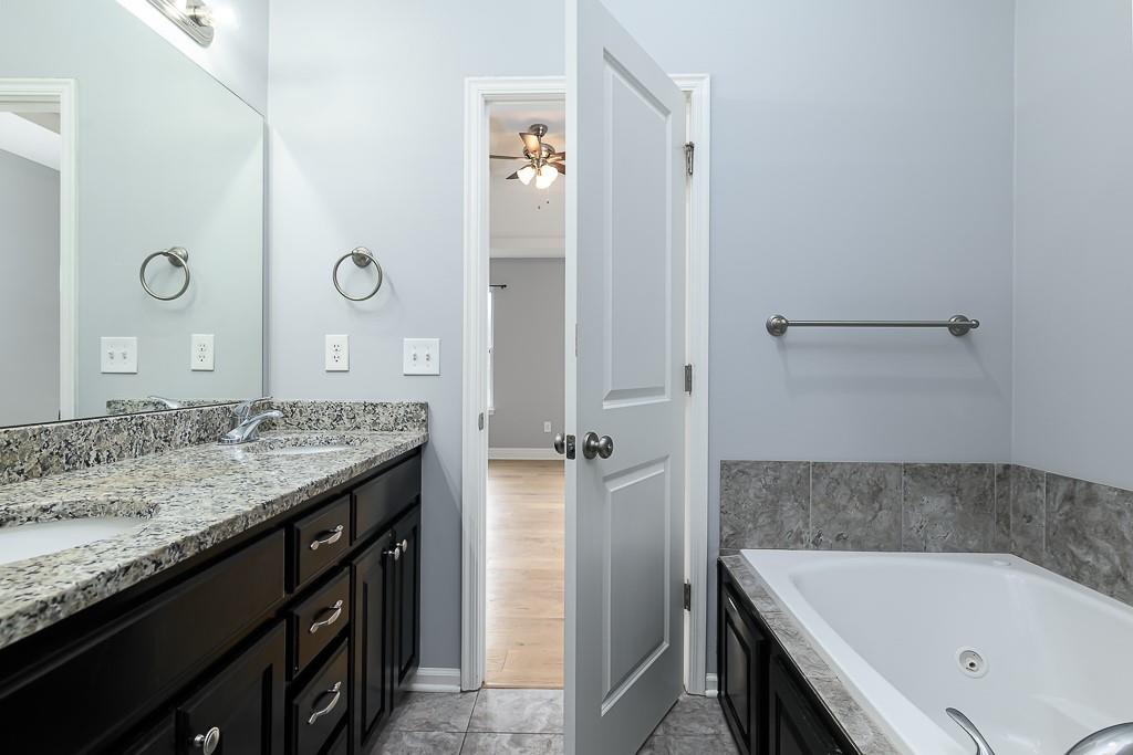 6983 141st Street Basehor, KS 66007 - Photo 13 of 28