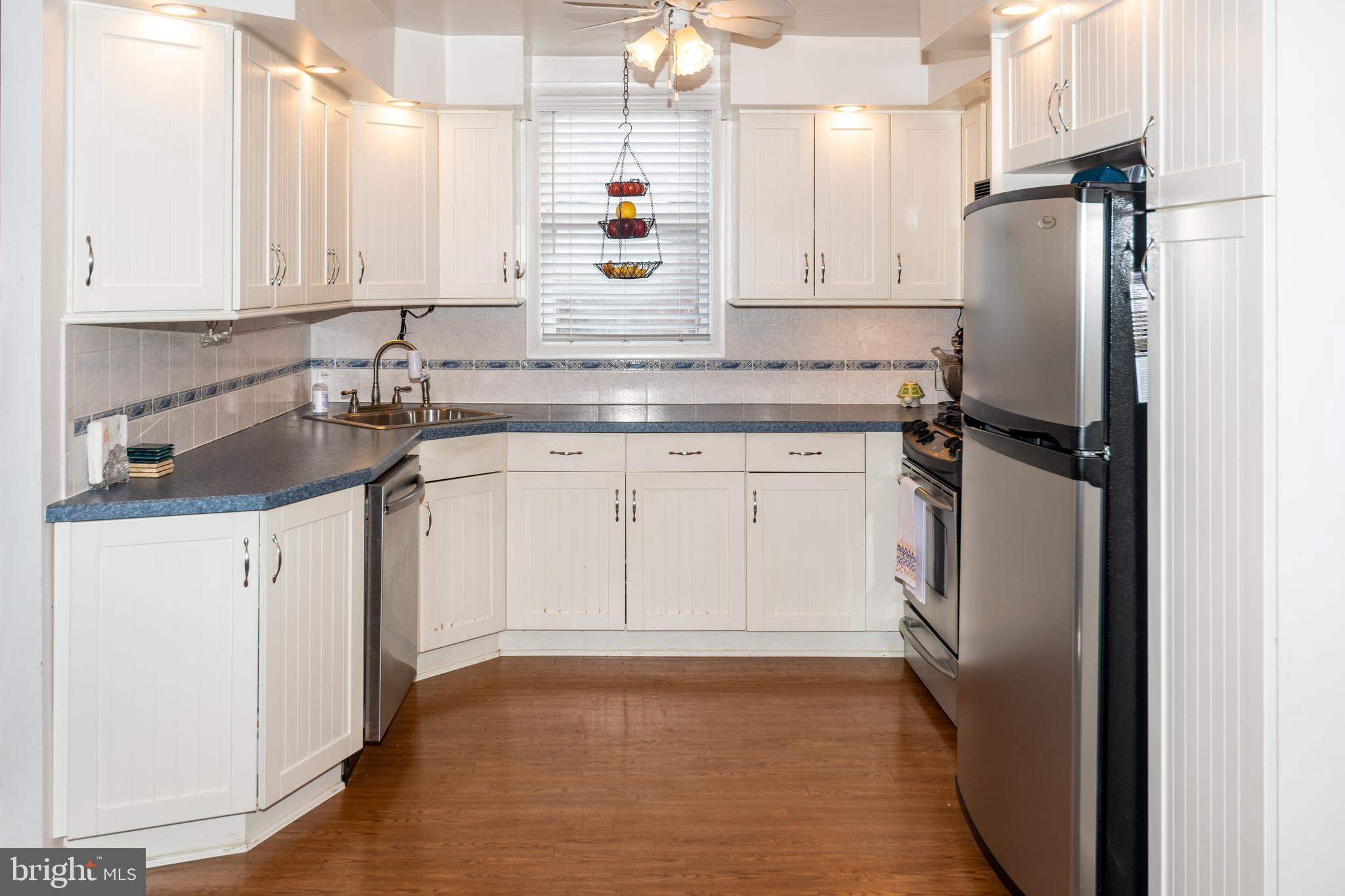 1110 Ripley Street Philadelphia, PA 19111 - Photo 3 of 19 Kitchen