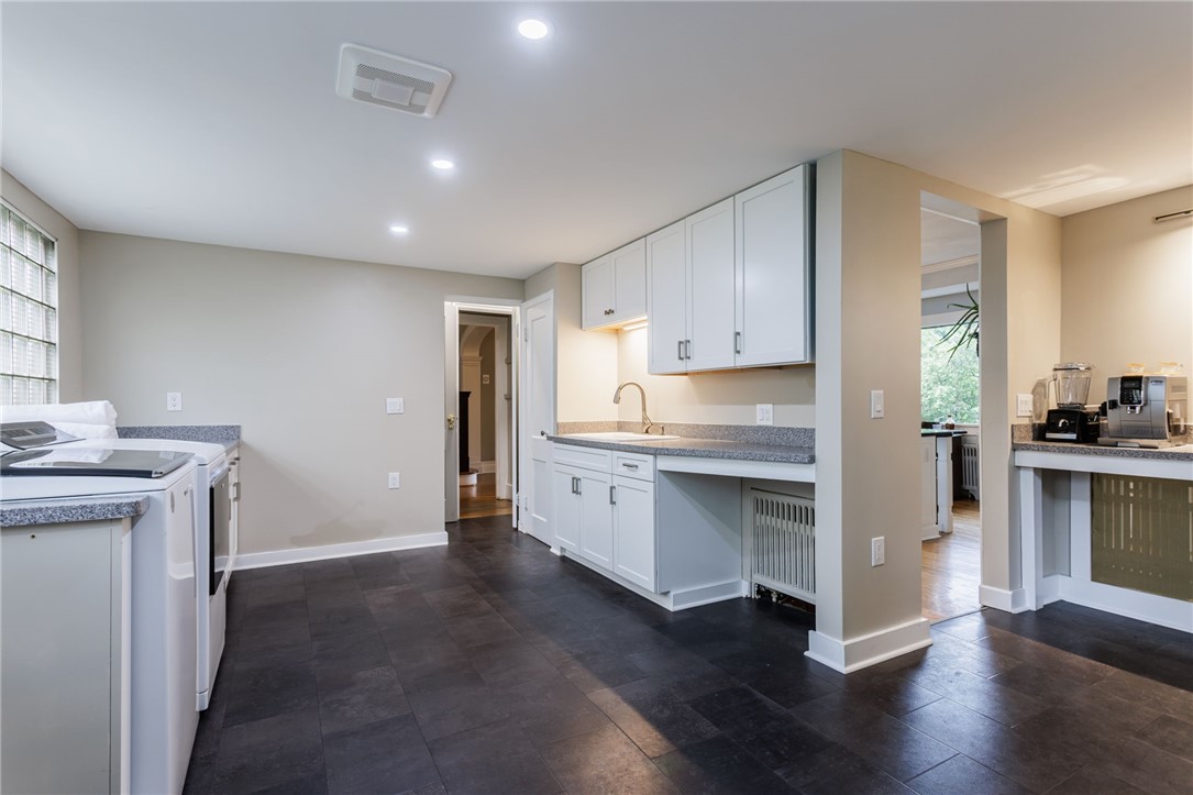 11 Vick Park B Rochester, NY 14607 - Photo 22 of 50