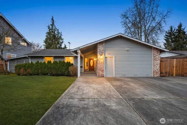 $1,700,000 | 315 124th Place Northeast, Bellevue, WA 98005