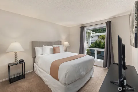 $1,700,000 | 315 124th Place Northeast, Bellevue, WA 98005