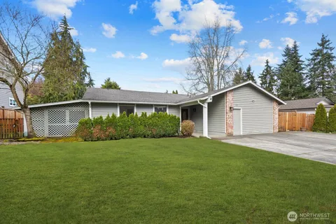 $1,700,000 | 315 124th Place Northeast, Bellevue, WA 98005