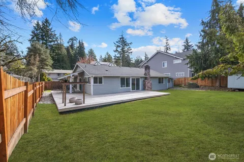 $1,700,000 | 315 124th Place Northeast, Bellevue, WA 98005