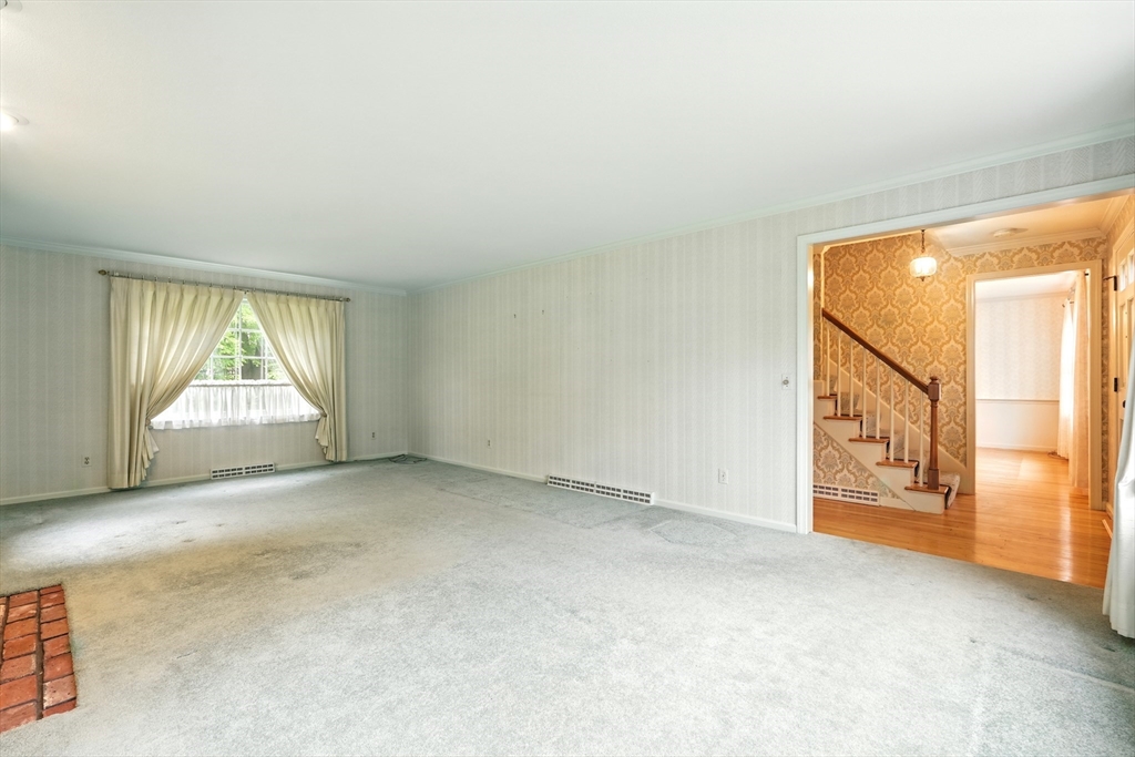 98 Coventry Lane Longmeadow, MA 01106 - Photo 13 of 42