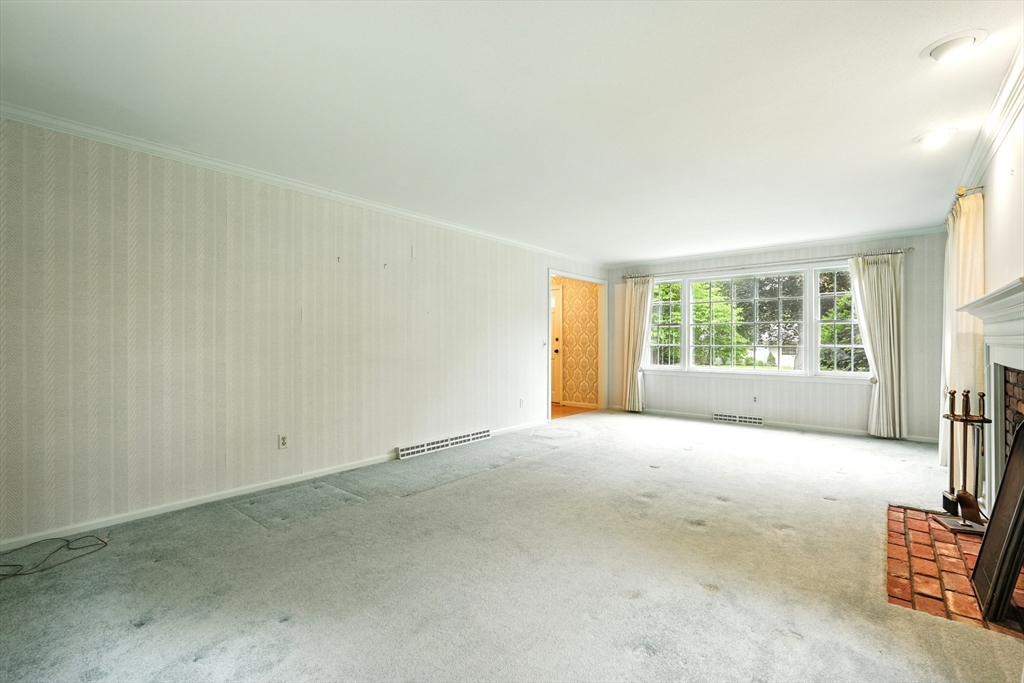 98 Coventry Lane Longmeadow, MA 01106 - Photo 15 of 42