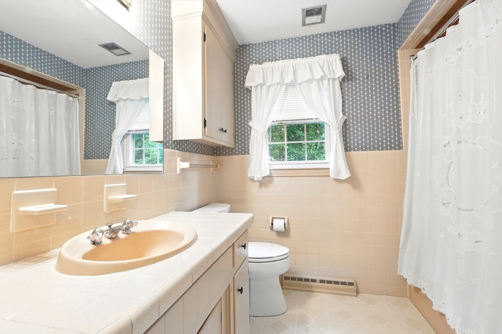 98 Coventry Lane Longmeadow, MA 01106 - Photo 20 of 42