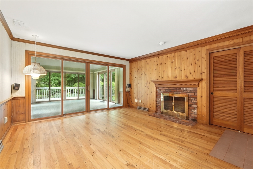 98 Coventry Lane Longmeadow, MA 01106 - Photo 3 of 42