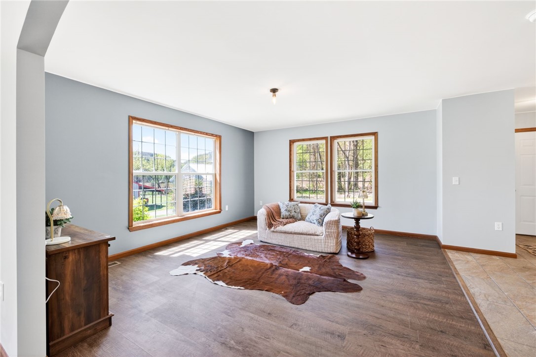 8628 Garlinghouse Road Naples, NY 14512 - Photo 8 of 48 Living Room