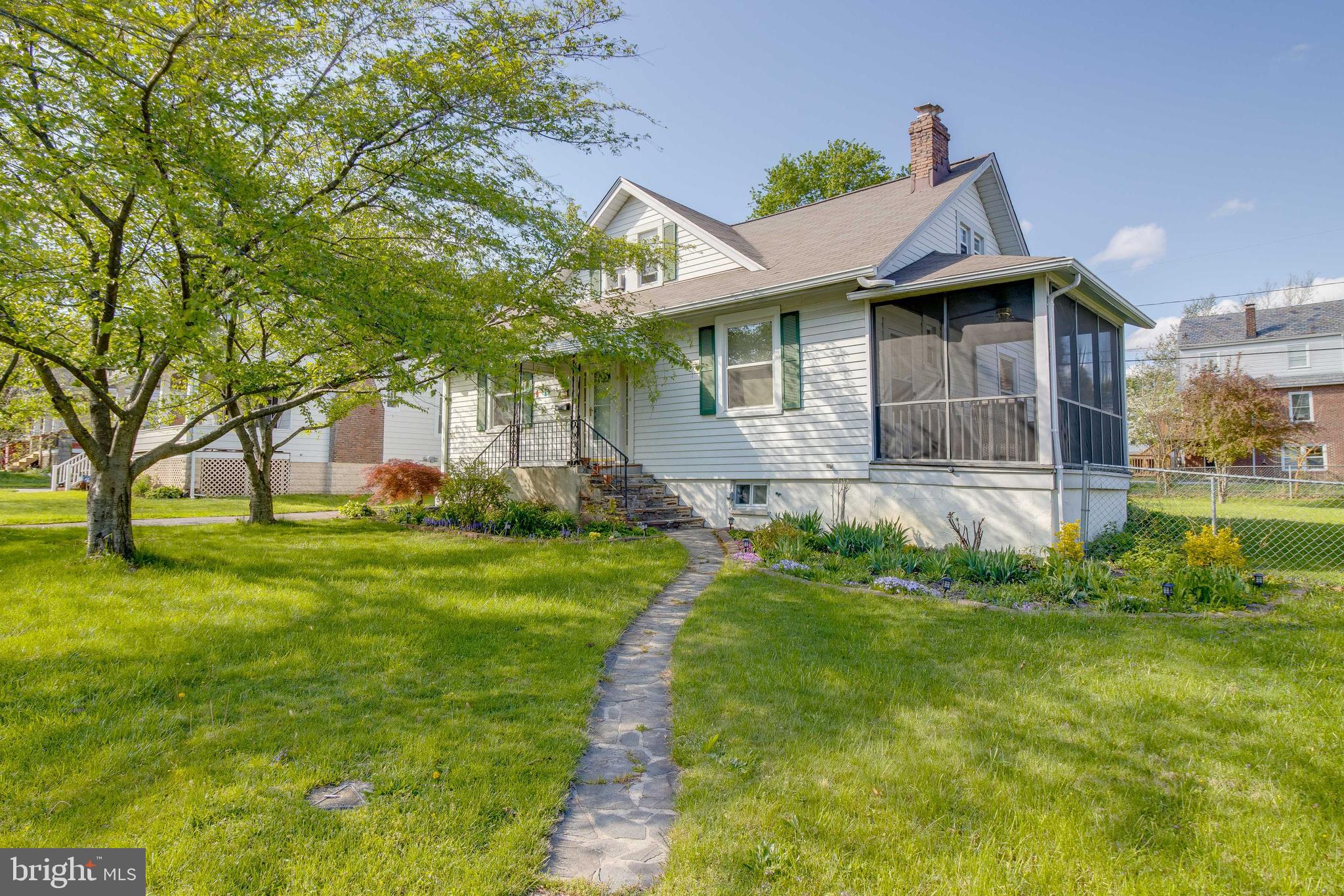 607 Plymouth Road Baltimore, MD 21229 - Photo 2 of 50