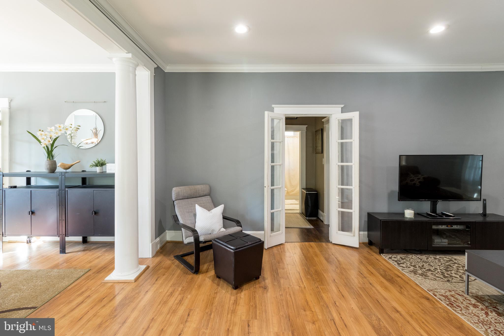 607 Plymouth Road Baltimore, MD 21229 - Photo 5 of 50