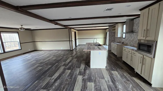 $190,000 | 1295 Hillside Road, Holcomb, MS 38940